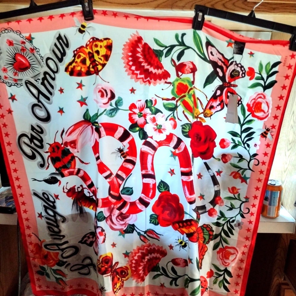 Gucci scarf